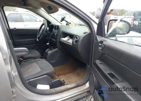 2016 Jeep Compass Sport из США, поврежденный, VIN 1C4NJDBB7GD639682